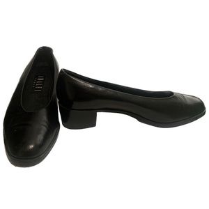 Amalfi Italy black leather pumps